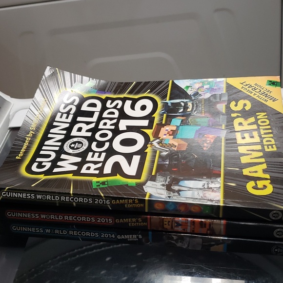 Guinness World Record Books Gamer's Edition Bundle of 3. 2014, 2015 and 2016 - Picture 8 of 8